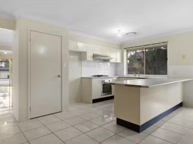 Cozy 3 Judith Anderson Drive, Doonside House for rent Listed.