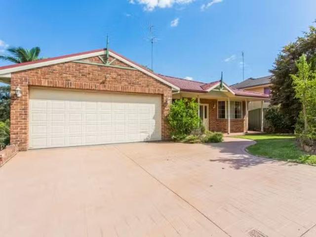 Deal! 3 Majella Close, Eleebana House for rent Listed by Alti.
