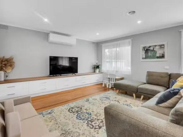 Charming 3 Patricia Court, Yallambie VIC 3085 House For Lease