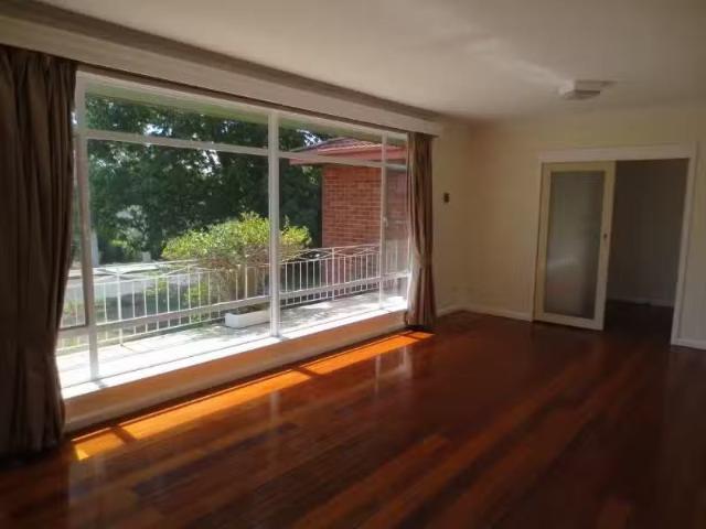 Cozy 3 Propsting Street, Curtin House for rent Listed by Alex.
