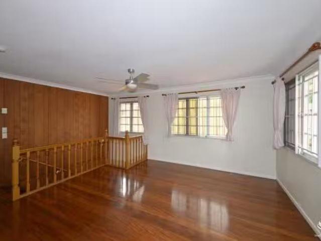 Rental! 3 Woggle Street, Jamboree Heights, QLD 4074