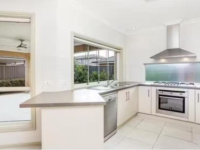 Deal! 3 Wiseman Circuit, ROPES CROSSING House for rent Listed.