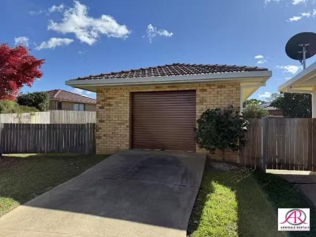 Rental! 3 Tamar Place, Armidale House for rent Listed by Fred.