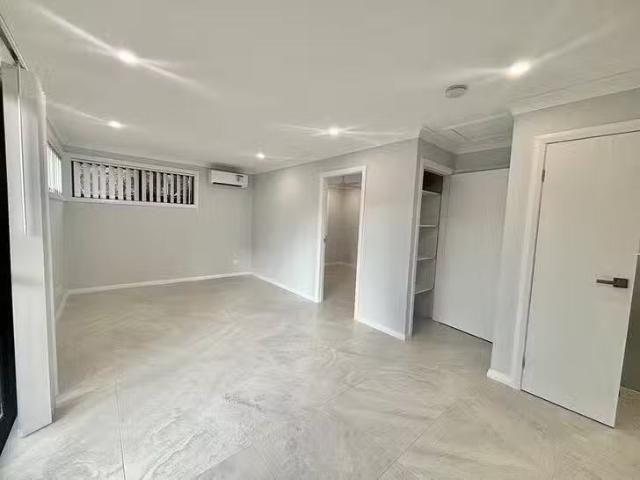 Charming 3A Birdwood Drive, Blue Haven, NSW 2262