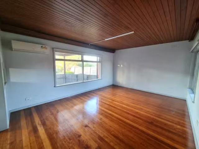 Rental! 440 Main Road West, St Albans VIC 3021