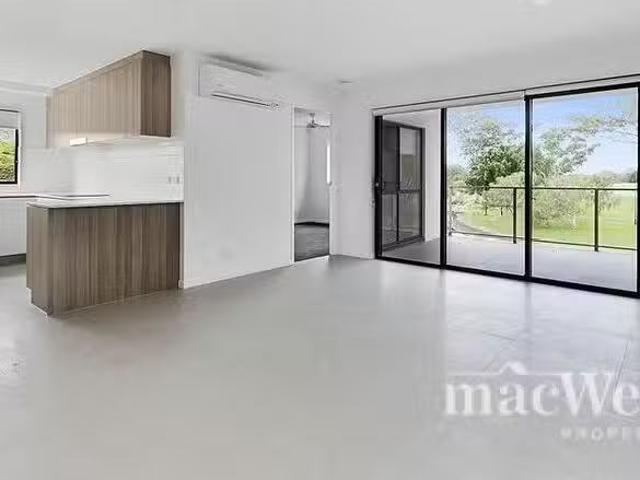 Unique 4/49 Northcliffe Street, Murarrie, QLD 4172