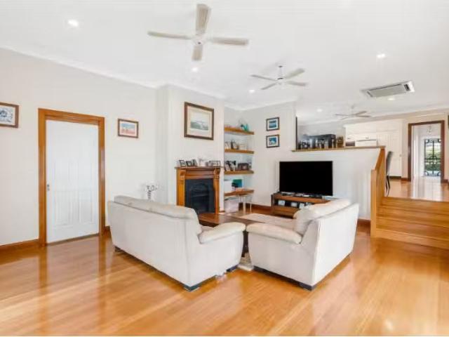 Cozy 44 Moxhams Road, Northmead House for rent Listed by Ambe.