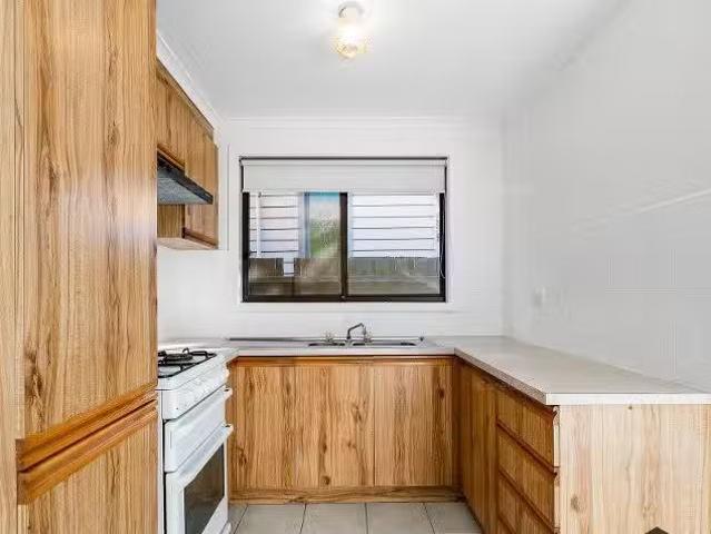 Cheap 44 Crawford Street, Newport VIC 3015
