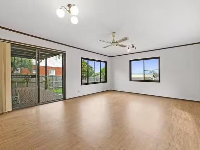Just in! 44 Ku Ring Gai Chase Road, Mount Colah, NSW 2079