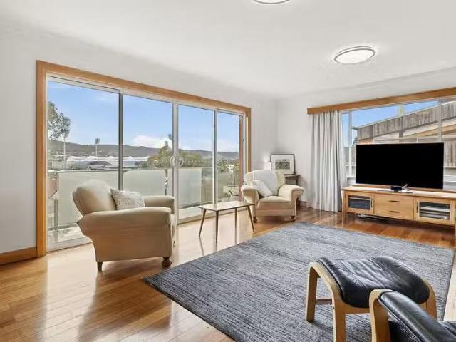 New 44 King Street, Bellerive, TAS 7018