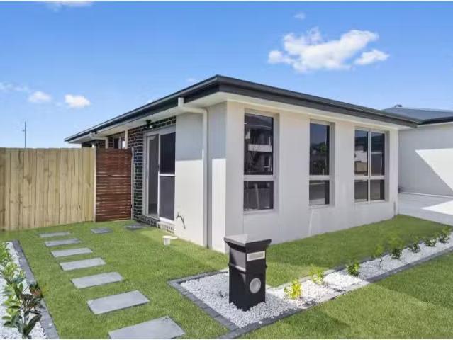For Rent! 44 Power Ridge, Oran Park House for rent Listed by.