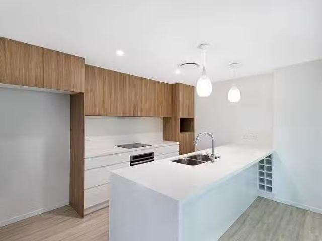 Cheap 4/57 Norman Parade, Clayfield, QLD 4011