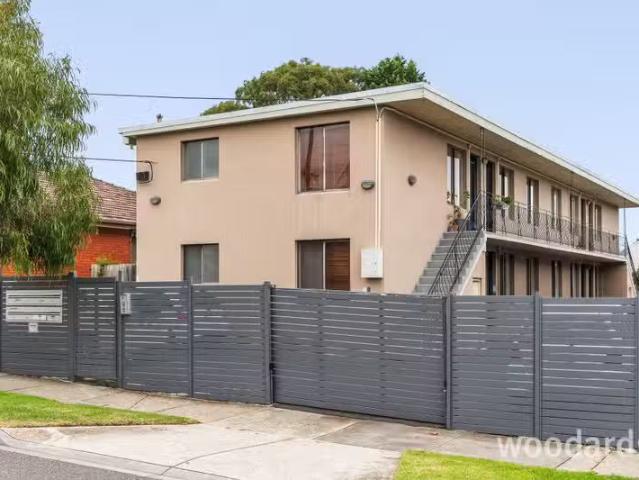 Charming 4/54 Martin Street, Thornbury VIC 3071