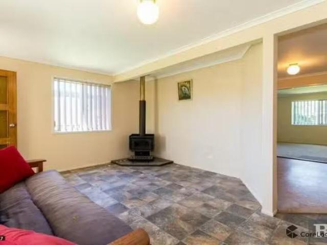 Rental! 45 Ranald Avenue, Ningi, QLD 4511
