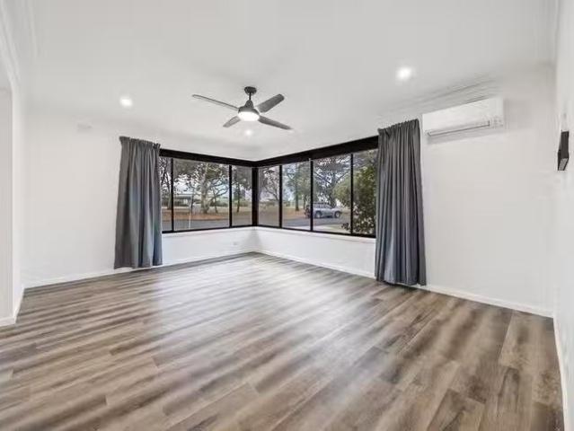 For Rent! 45 Whitelaw Avenue, Delacombe, VIC 3356