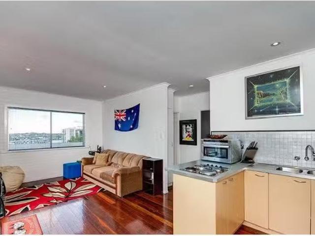 Charming 4/60 Boyd Street, Bowen Hills Apartment for rent Lis.