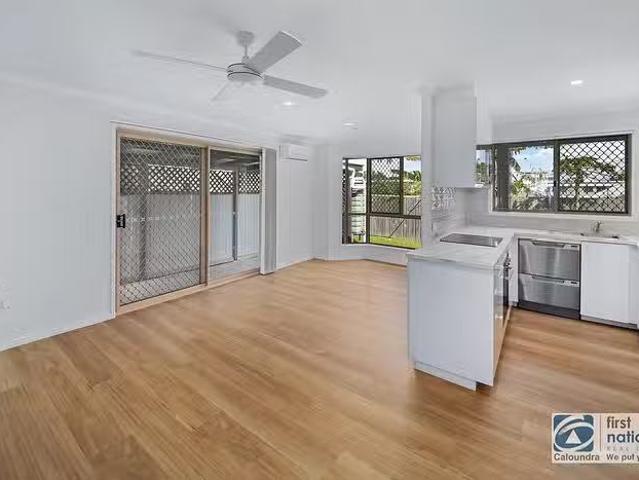 Unique 4/62 Omrah Avenue, Caloundra, QLD 4551