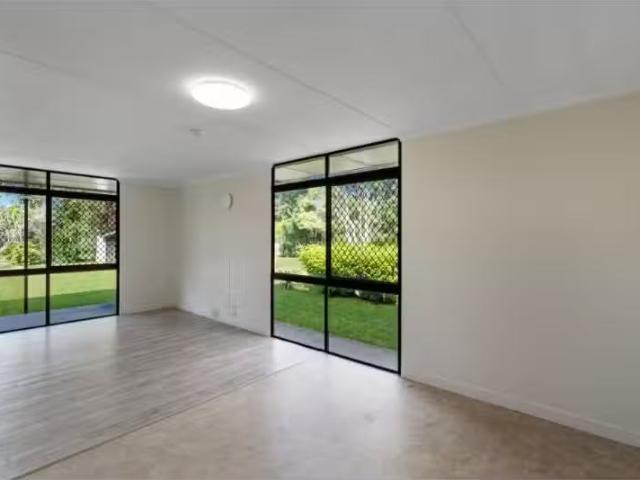 Cheap 467 469 Karrabin Rosewood Road, WALLOON House for rent.