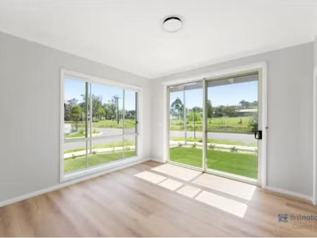 Charming 46 Dulcimere St, Tahmoor House for rent Listed by Su.