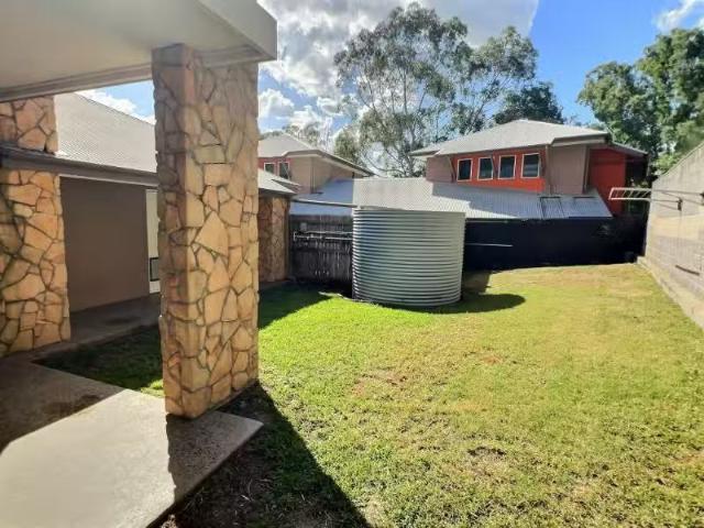 Charming 4/6 Dunlop Cl, Singleton House for rent Listed by Je.
