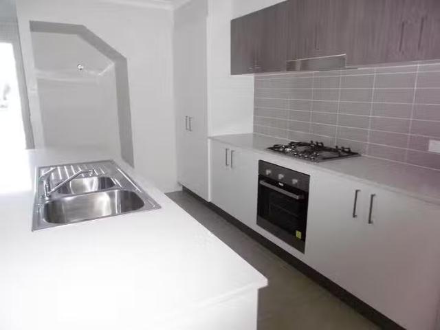 Deal! 4/6 Willow Rise Drive, Waterford, QLD 4133