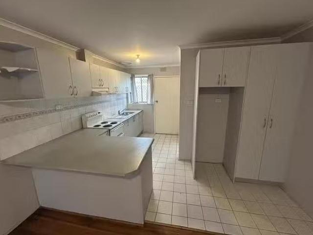 Unique 4/6 8 Willmott Drive, Hoppers Crossing, VIC 3029