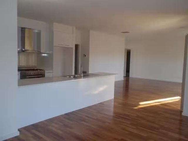 Cheap 4/73 Linnet Street, Altona, VIC 3018