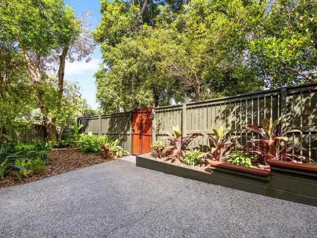 Charming 4/72 Southern Cross Parade, Sunrise Beach, QLD 4567