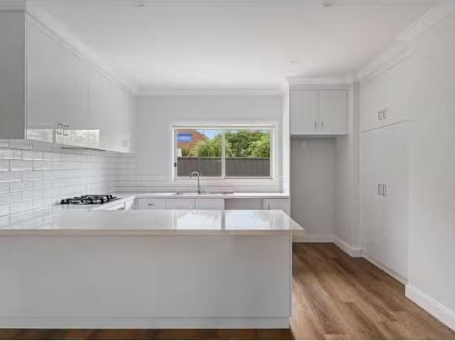 Just in! 475 Wilson Street, ALBURY House for rent Listed by J.
