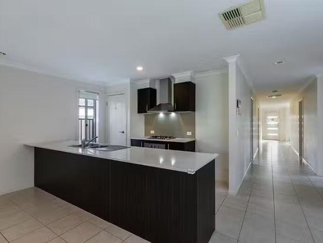 Rental! 47 Kellerman Drive, POINT COOK, VIC 3030 House for R.