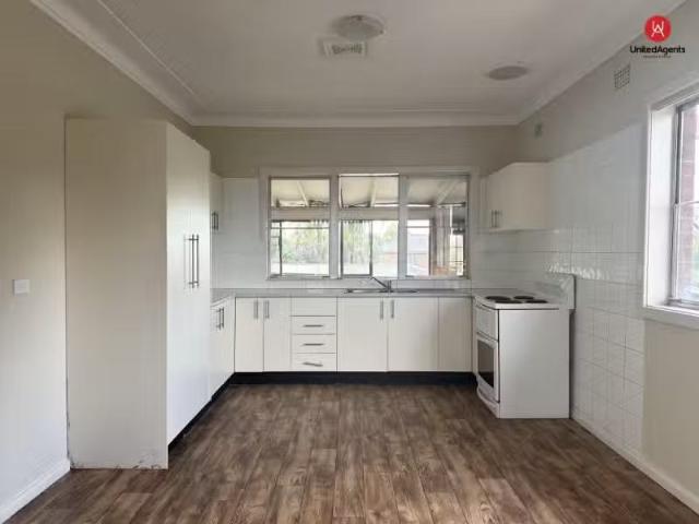 Cozy 483 Elizabeth Drive, BONNYRIGG House for rent Listed by.