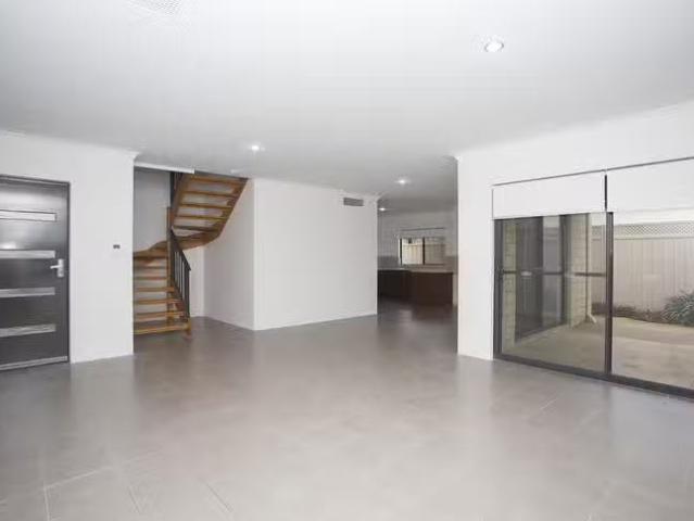 New 4/86 Cohn Street, Kewdale, WA 6105