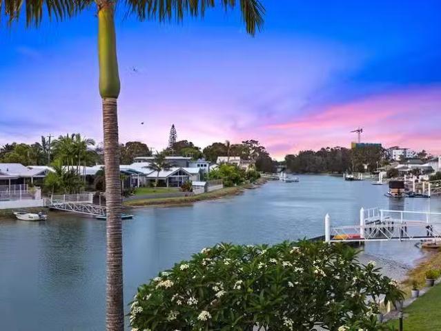 Nice 4/8 Broadmeadows Road, Maroochydore, QLD 4558