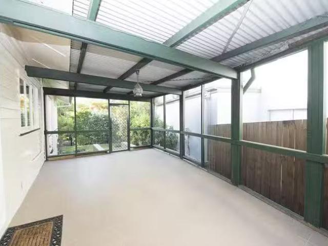 Unique 48 Dell Road, St Lucia, QLD 4067