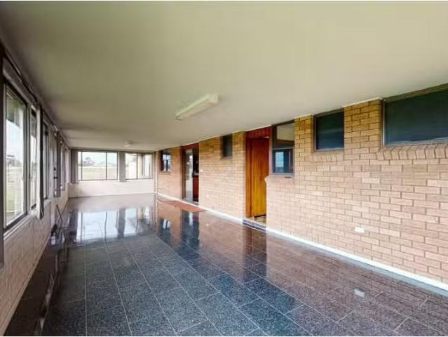 For Rent! 48 Windermere Road, Lochinvar House for rent Listed.
