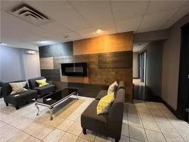 Rental! 490 494 Queen St, Fredericton, NB, E3B 1B6 commercia.