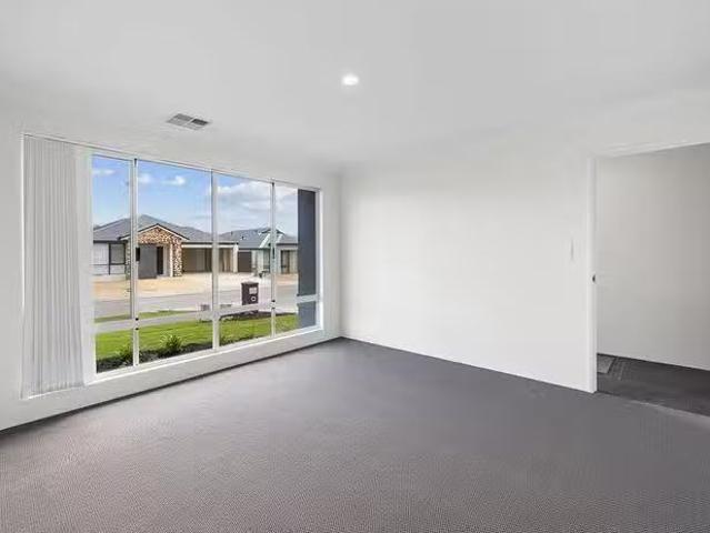 Just in! 49 Cloudberry Crescent, Upper Swan, WA 6069