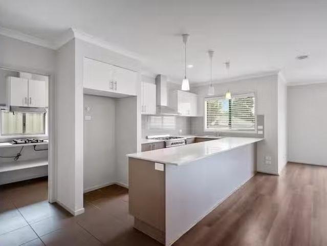 Just in! 49 Fable Way, Cranbourne East, VIC 3977