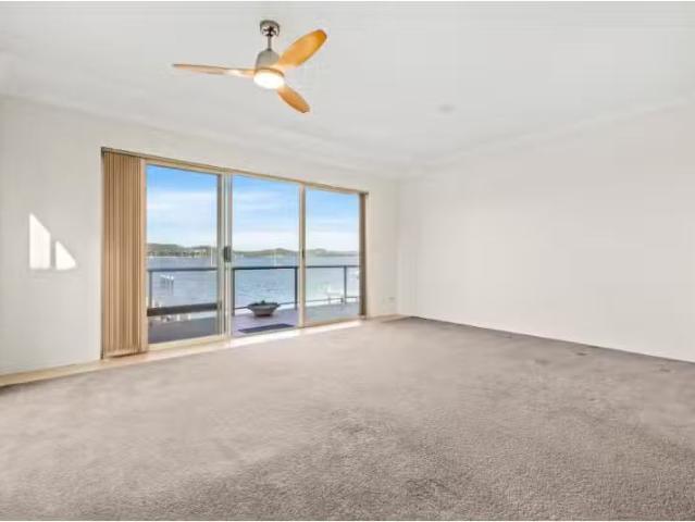 Rental! 4/9 13 Kurrawa Avenue Avenue, Point Clare Apartment fo.