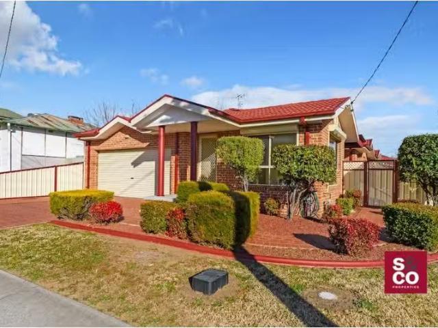 Unique 49a Cooma Road, Queanbeyan Townhouse for rent Listed b.