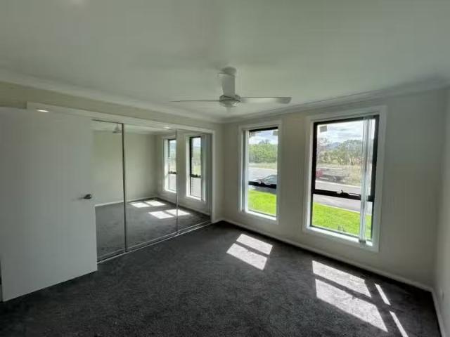 New 49a Reginald Drive, KOOTINGAL House for rent Listed by We.