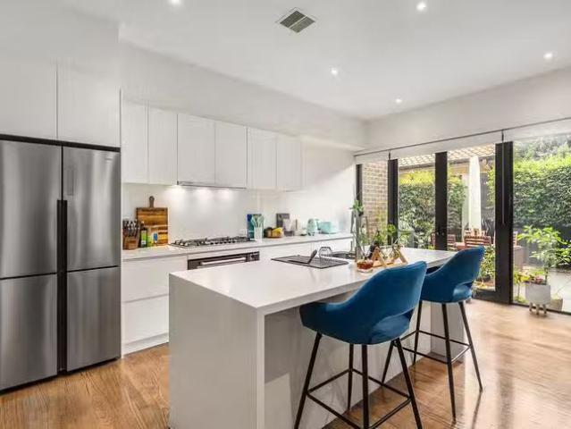 Cozy 407 New Street, Brighton, VIC 3186