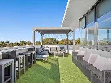 Cozy 404/51 Glencoe Street, Sutherland, NSW 2232