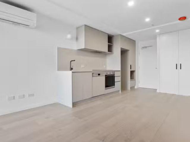 Just in! 407/1 Boolee Street, Reid, ACT 2612