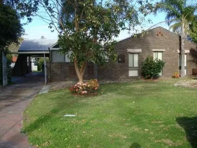 Cheap 40 Cobradah Way, Kingsley, WA 6026