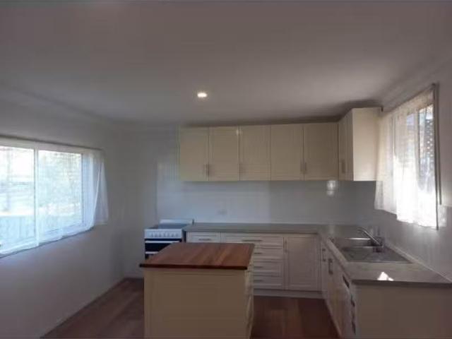 Cozy 40 Henty Street, Culcairn House for rent Listed by Carla.