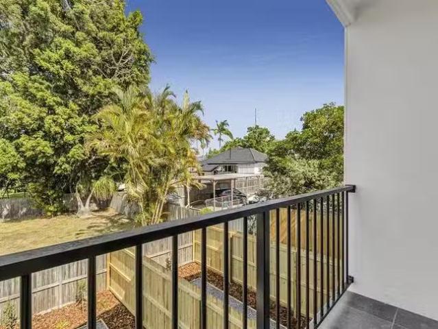 Nice 4/1030 Manly Road, Tingalpa, QLD 4173