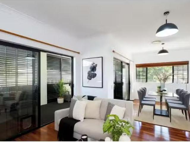 New 4/105 Beck Street, PADDINGTON House for rent Listed by Pi.