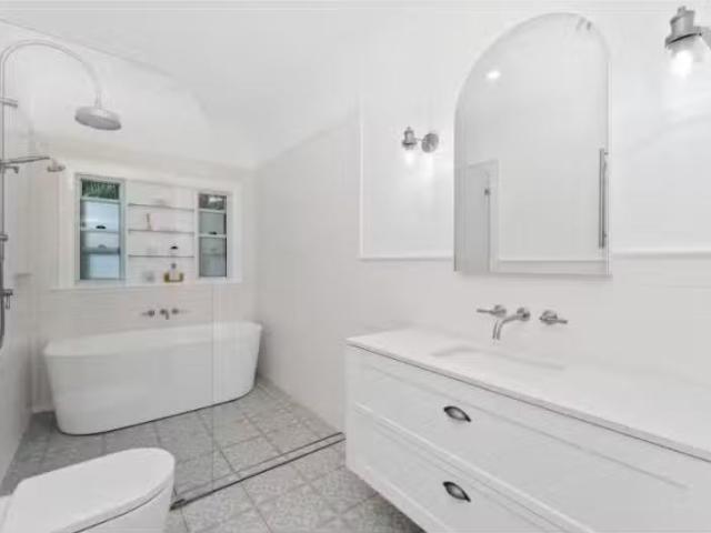 Deal! 410 Lawrence Hargrave Dr, Thirroul House for rent Liste.