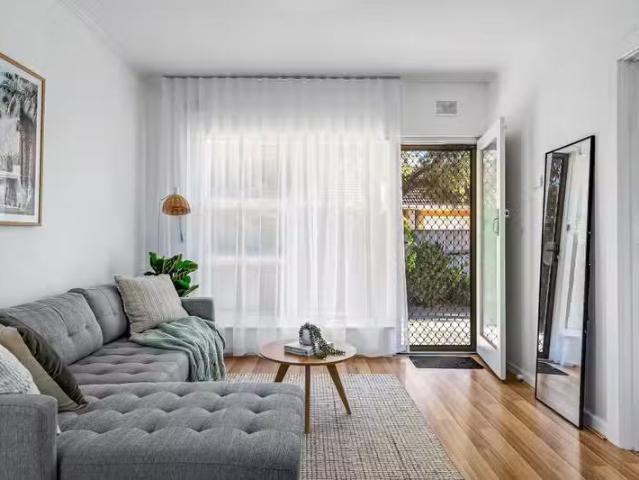 Charming 4/10 Railway Terrace, Edwardstown SA 5039